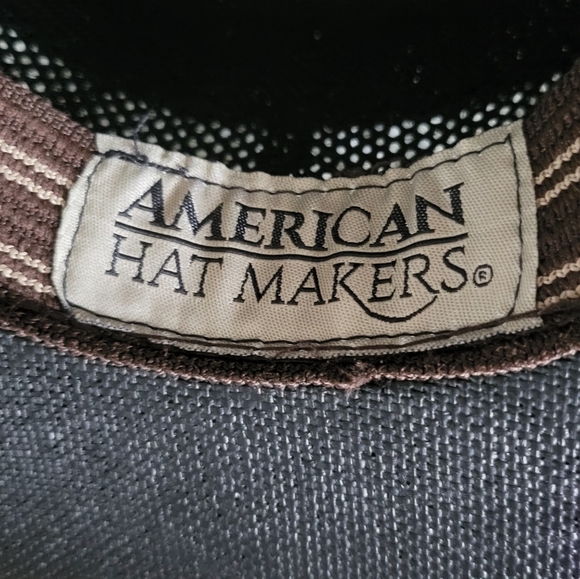 BLACK STRAW HAT with red leather trim - Picture 4 of 7